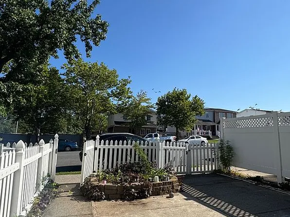17 Berry Ave, Staten Island, NY 10312