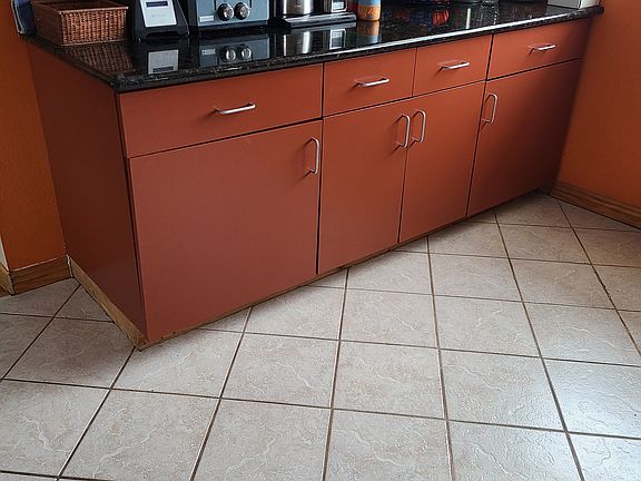 Kitchen-Coffee Bar Area