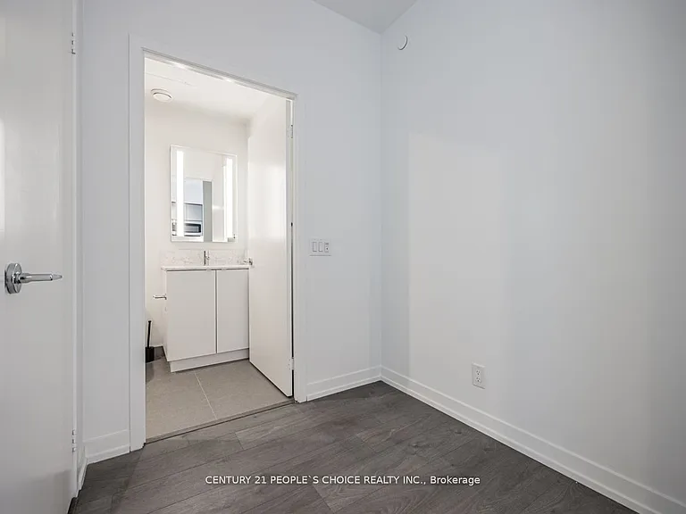 270 Dufferin St #713 — Photo 14