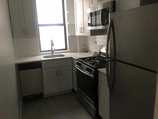 Rented by Salon Realty Corp | media 23