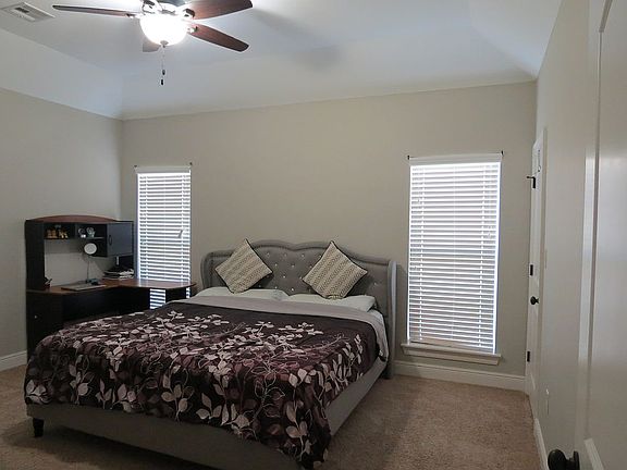 4th image of 5221 Bluebird Ln