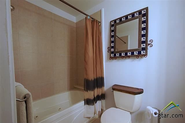 1st image of 2714 Fairfax Dr