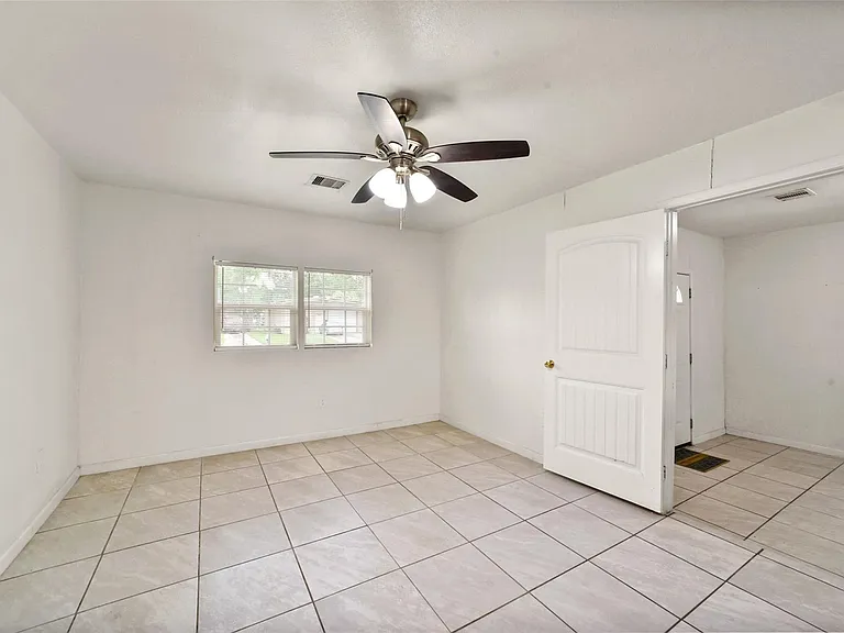 214 Schilling St — Photo 6