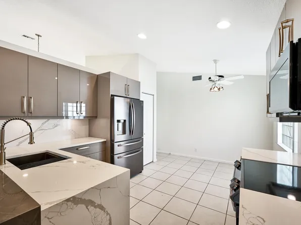 5867 Royal Isles Boulevard, Boynton Beach, FL 33437