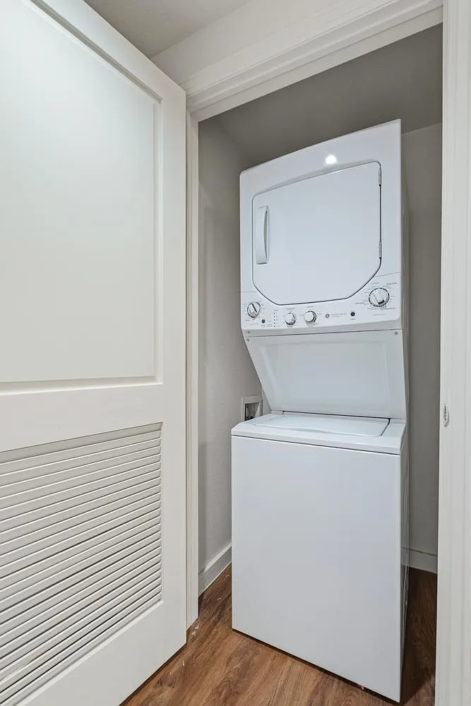 Clay Street Residences — Photo 4
