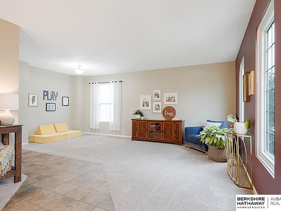 3rd image of 16322 Corby St