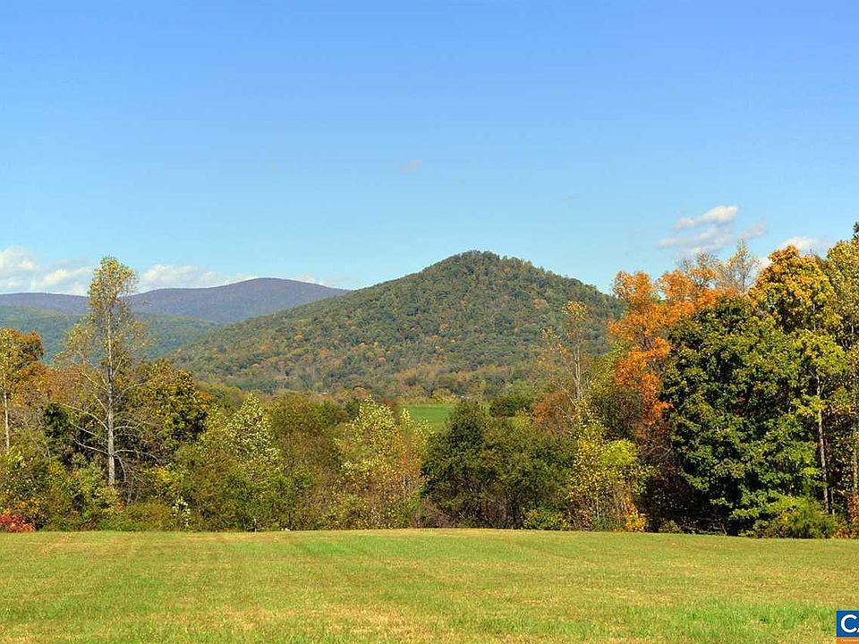 1st image of 301 River Dr