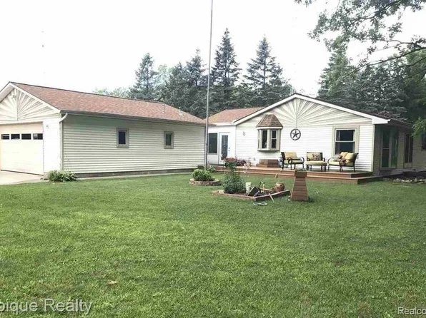 2995 E Lansing Rd, Bancroft, MI 48414