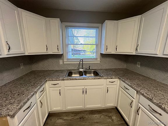 3rd image of 3756 Cambridge Rd