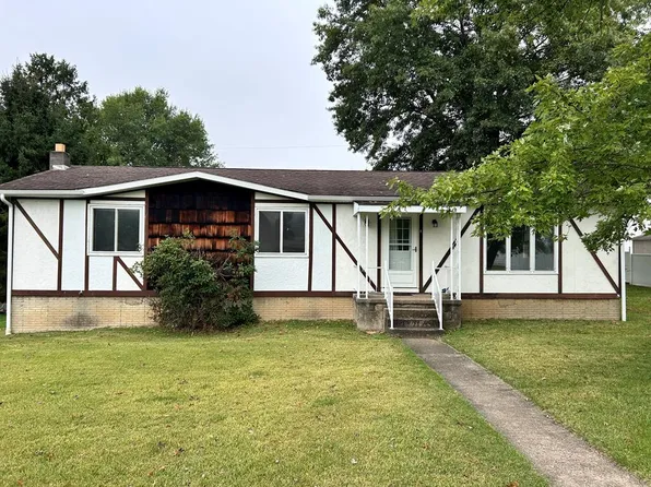 820 Allen St, New Martinsville, WV 26155