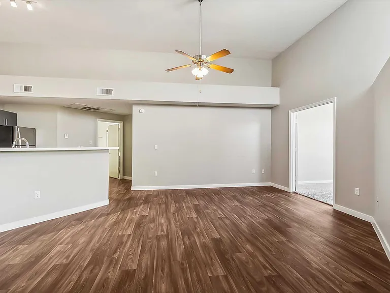 The Turn Apartments — Photo 18