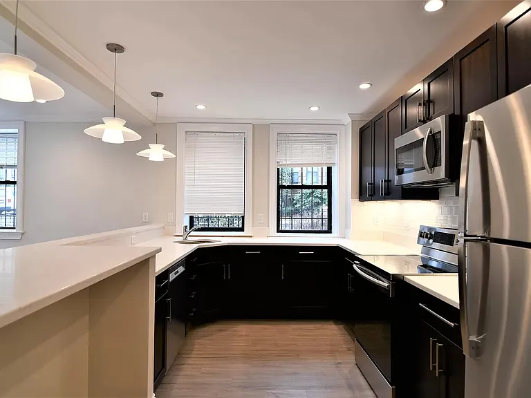 31 Glenville Ave #A — Photo 5
