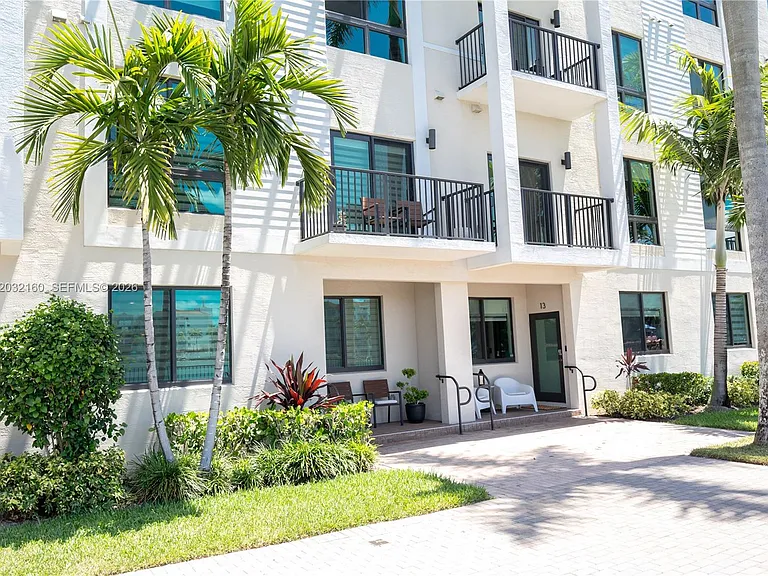 4640 SW 84th Ave #12 — Photo 33