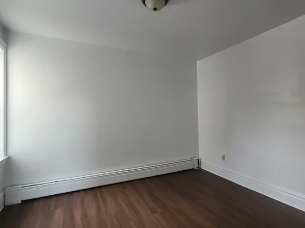 297 Griffith Street image 7 of 13