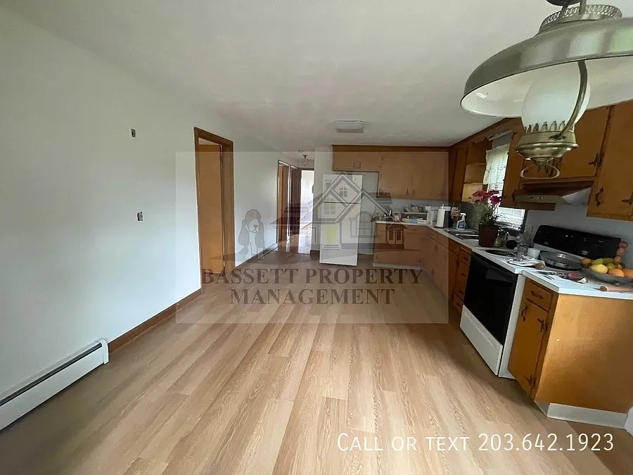 3 bed, 1.0 bath, 1196 sqft, $1,695 — Photo 4
