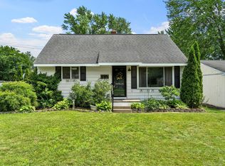 110 Briscoe Blvd, Waterford, MI 48327