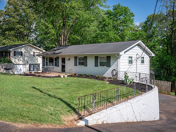 4th image of 1720 S Forest Dr