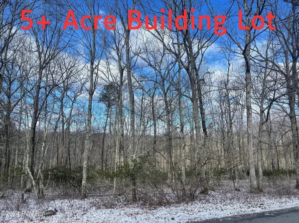Parkwood Dr, Hawley, PA 18428