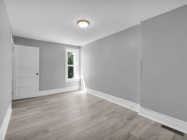 622.5 N Silk St — Photo 10