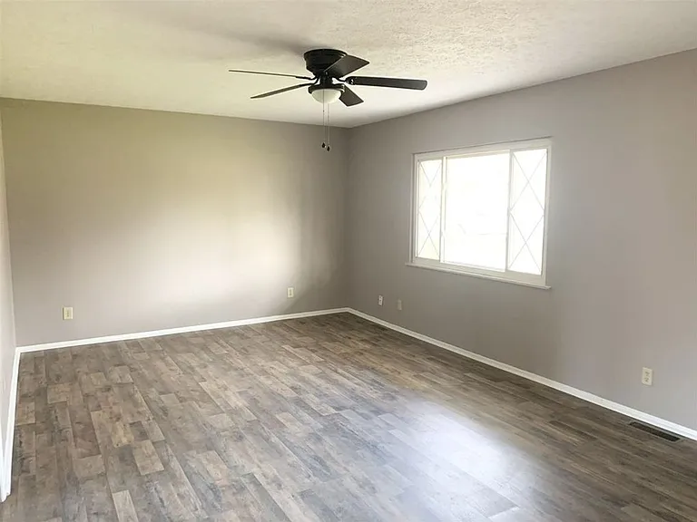 3513 Cedar Ct — Photo 3
