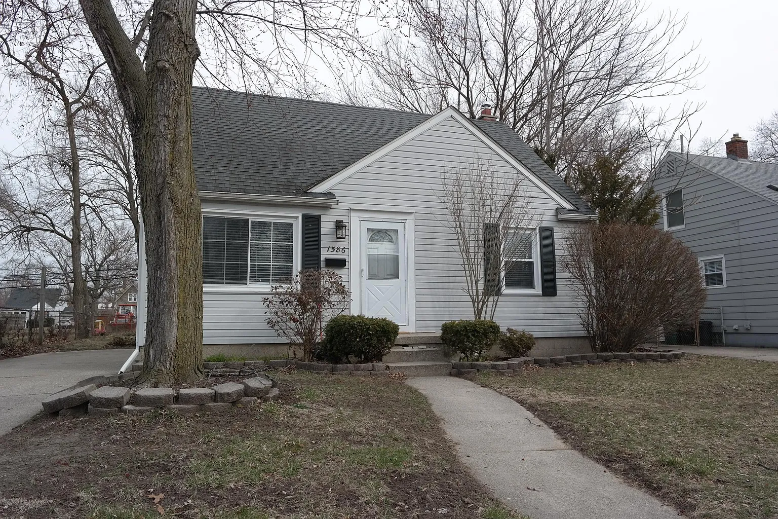 1586 W Saratoga St photo 1