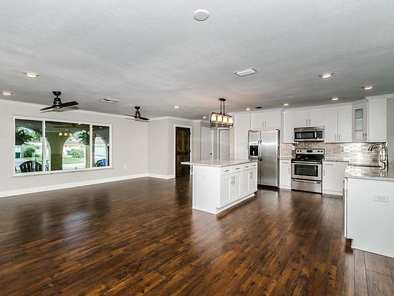 3rd image of 1301 Stony Brook Ln
