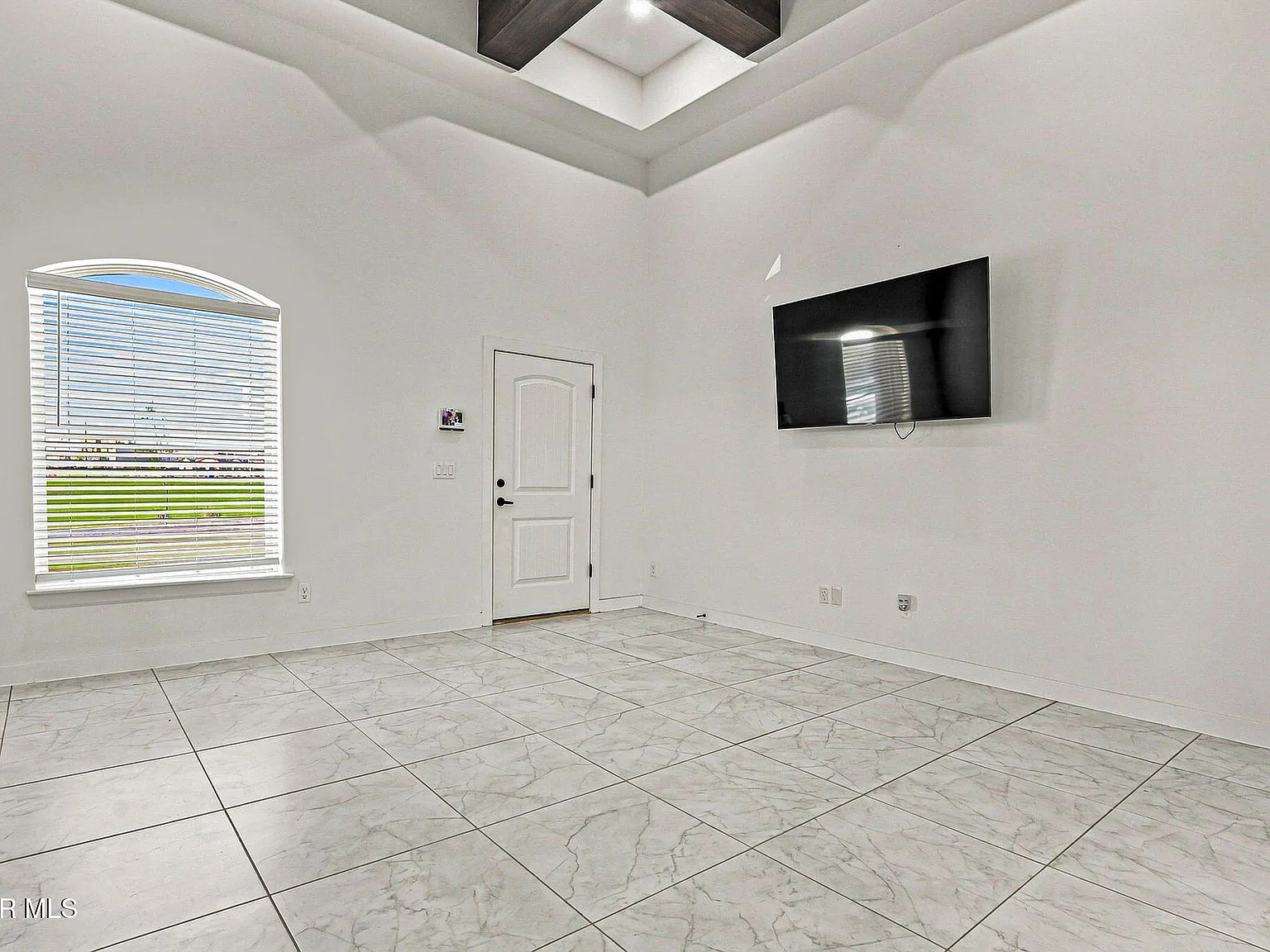 4 bed, 2.0 bath, 1575 sqft, $2,000 — Photo 4