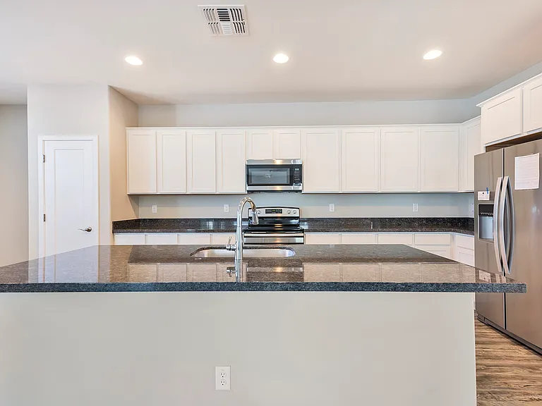 2359 S Wycliff Cir — Photo 8