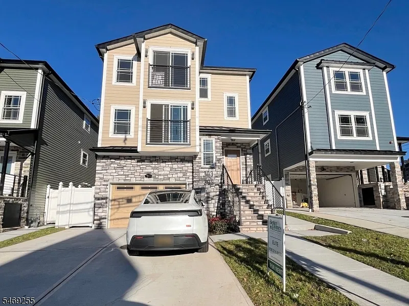 303-305 Chilton St #2