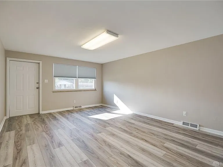 3433 Woodman Dr — Photo 19