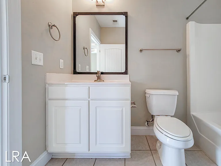 100 Gateway Dr #130 — Photo 23