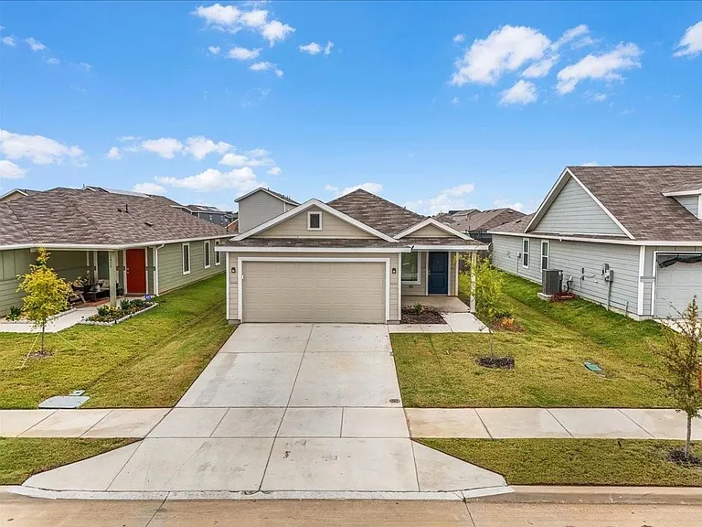 1412 Silver Oak Ln — Photo 2