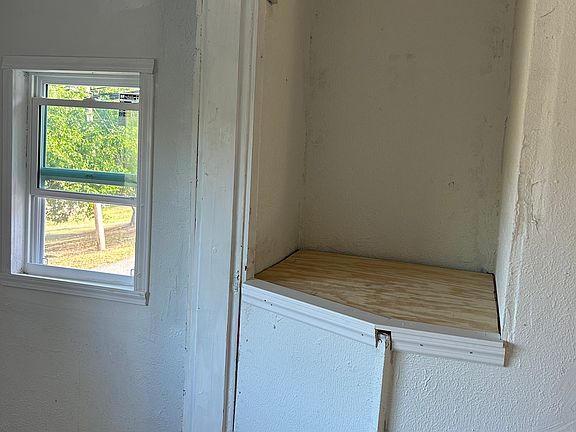 5th image of 918 Owens Ave