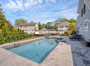 22 Golf St, Groton, CT 06340