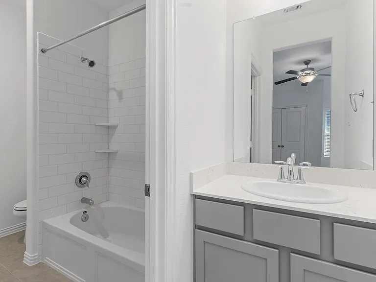 31427 Vineyard Creek Dr — Photo 29