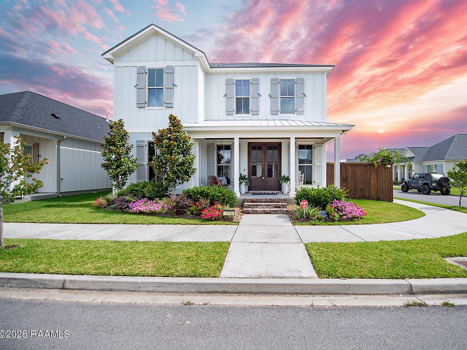 1st image of 209 Oak Village Dr
