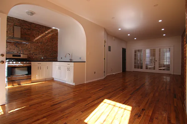 Rented by New Amsterdam Realty Group | media 9