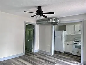 Photo 2 of 11 - 8335 Bonner Dr #3 - Houston, TX Building Photo - 8335 Bonner Dr #3