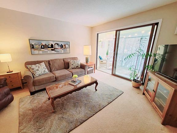 5th image of 135 Viking Dr E APT 313