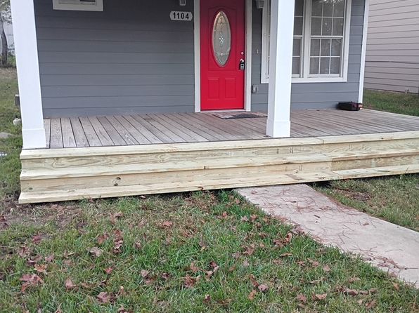 1104 E Cedar River Rd