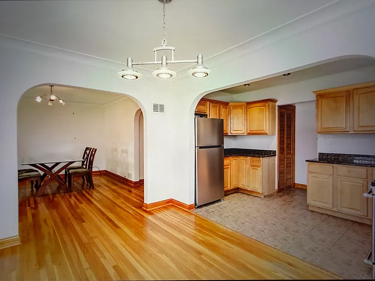 4340 Kolze Ave — Photo 7