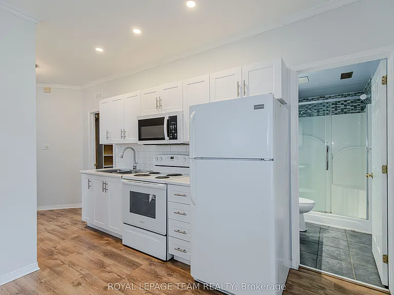 1566 Lisbon St #B — Photo 9