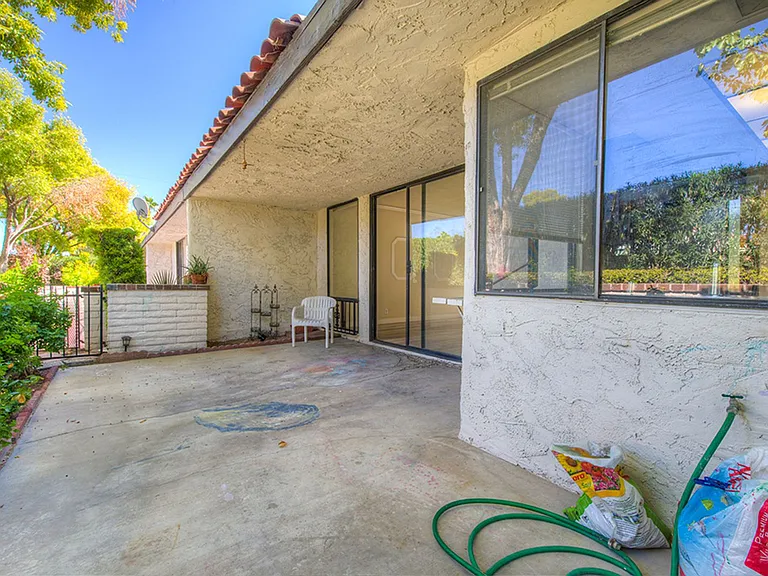2574 Pera Cir — Photo 9