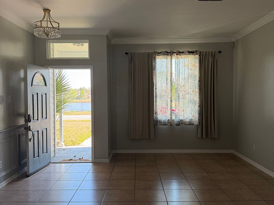 1st image of 462 Woodbury Pines Cir