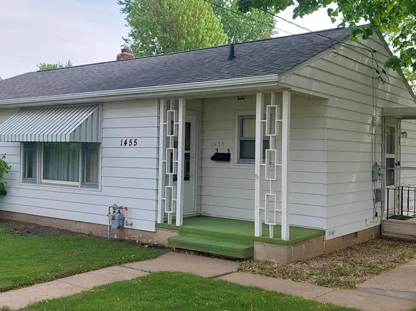 1455 W 11th St, Waterloo, IA 50702