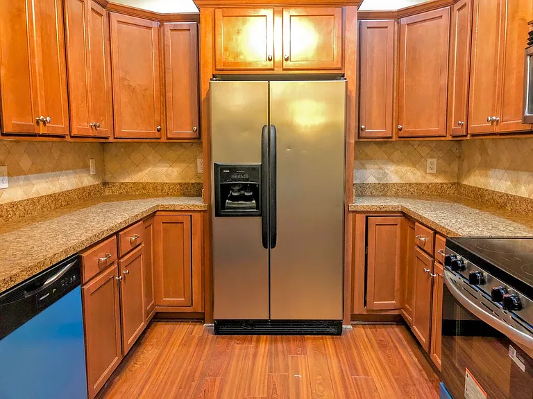 1121 Livingston Trl — Photo 15