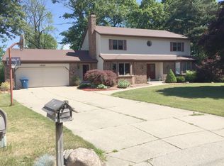 2525 Thoreau Ct NE, Grand Rapids, MI