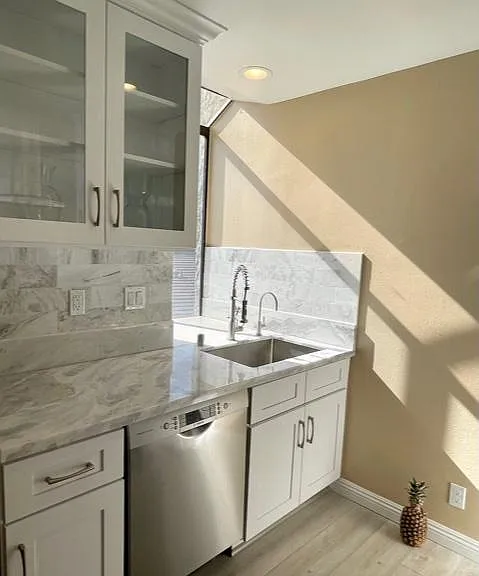 330 Cordova St — Photo 11