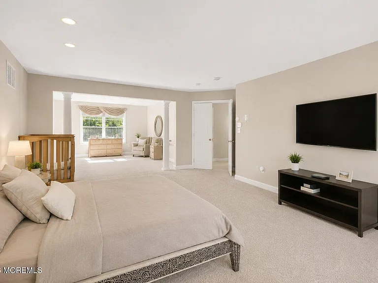 14 Heathrow Ct — Photo 26