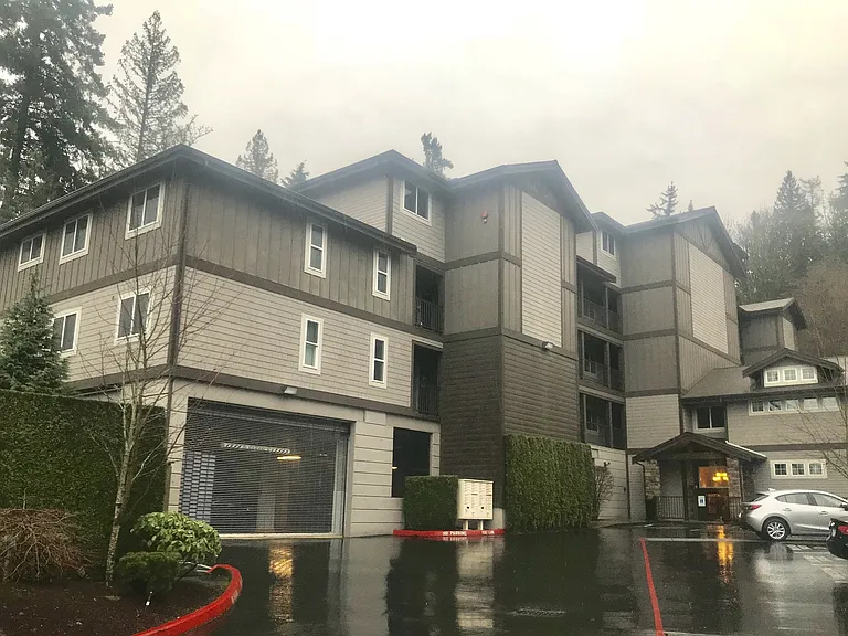 18609 SE Newport Way #101 — Photo 11
